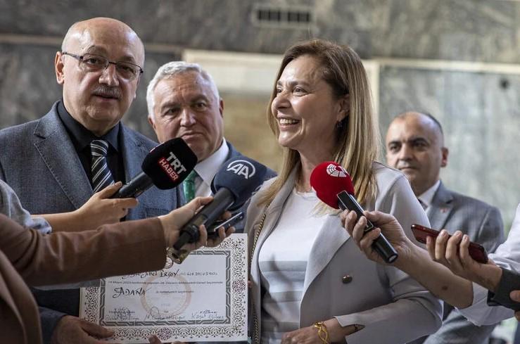 TBMM'de kayıt yaptıran yeni vekillerden renkli kareler