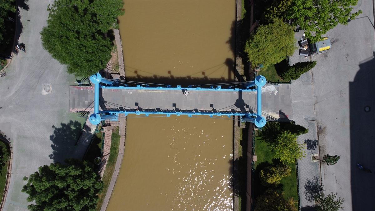 Porsuk çayının rengi maviden kahverengiye döndü