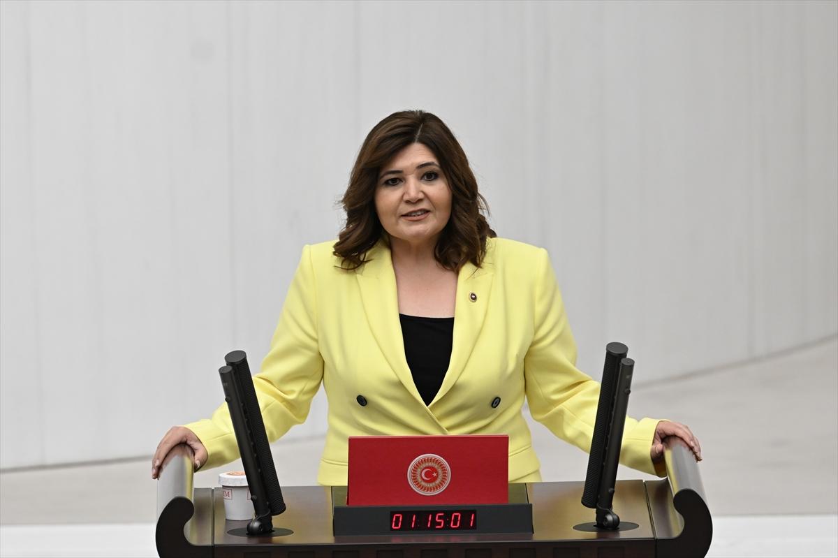 Yemin töreninde kadın vekillerin şıklık yarışı