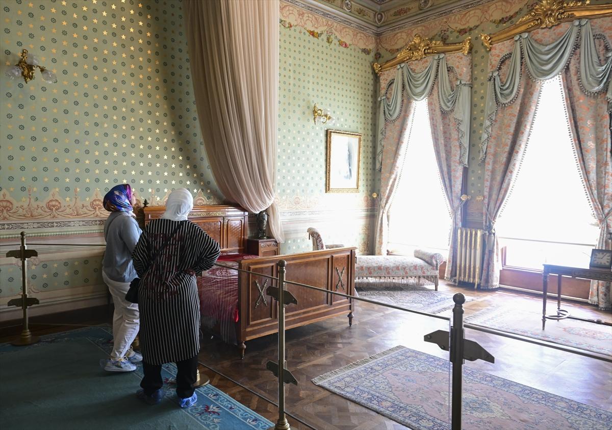 Dolmabahçe Sarayı 167 yıl önce kapılarını açtı