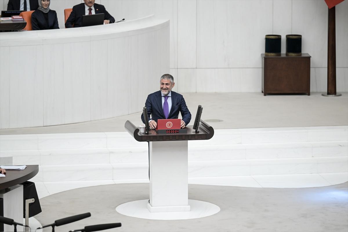 Milletvekilleri ve yeni kabine üyelerinin Meclis'teki yemin töreninden kareler