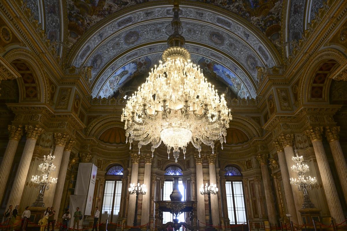 Dolmabahçe Sarayı 167 yıl önce kapılarını açtı