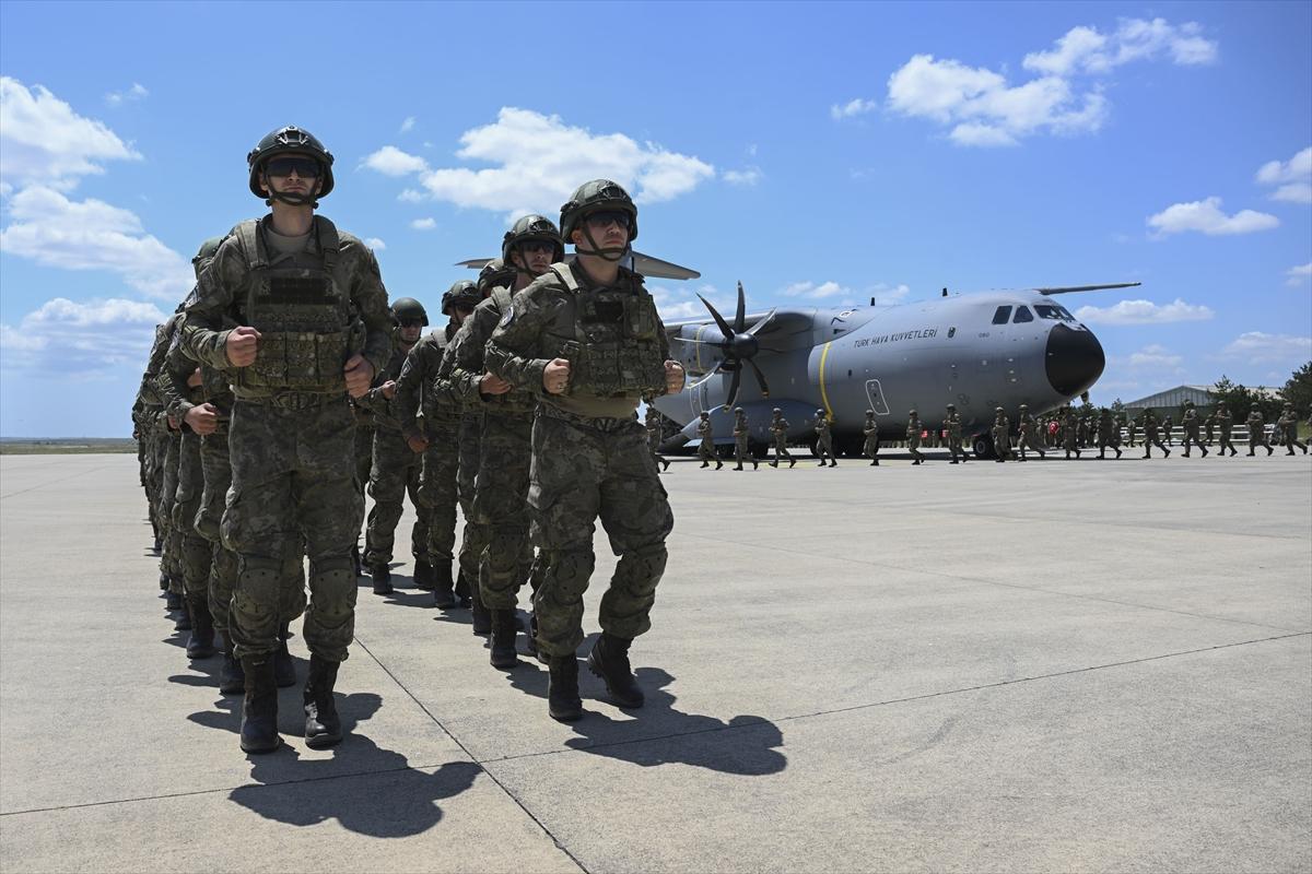 Türk komandoları Kosova'da