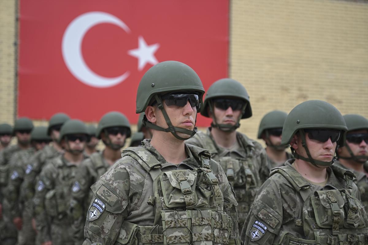 Türk komandoları Kosova'da