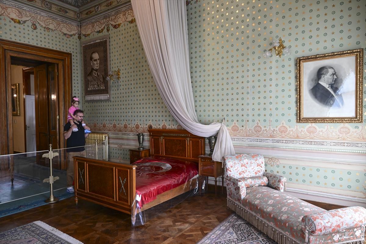 Dolmabahçe Sarayı 167 yıl önce kapılarını açtı