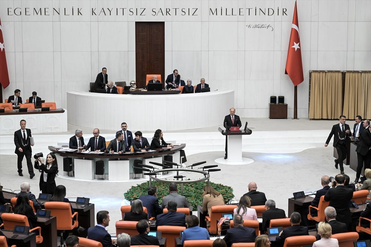 Milletvekilleri ve yeni kabine üyelerinin Meclis'teki yemin töreninden kareler