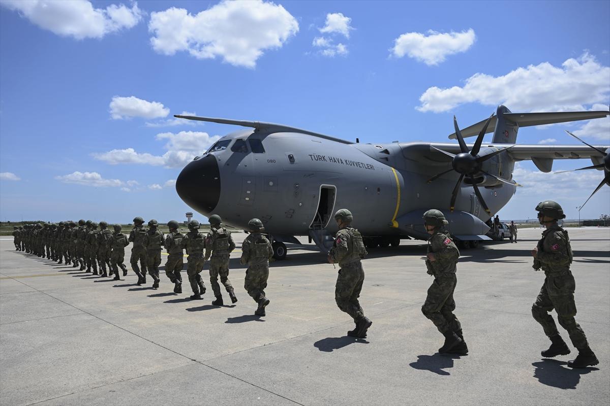 Türk komandoları Kosova'da