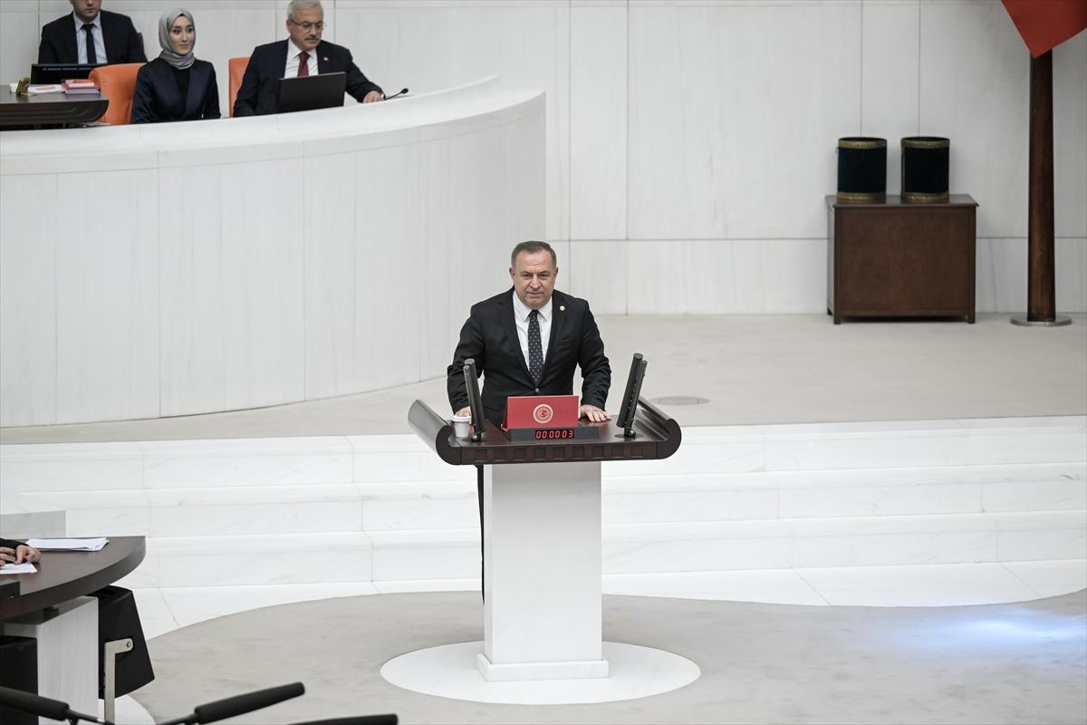 Milletvekilleri ve yeni kabine üyelerinin Meclis'teki yemin töreninden kareler