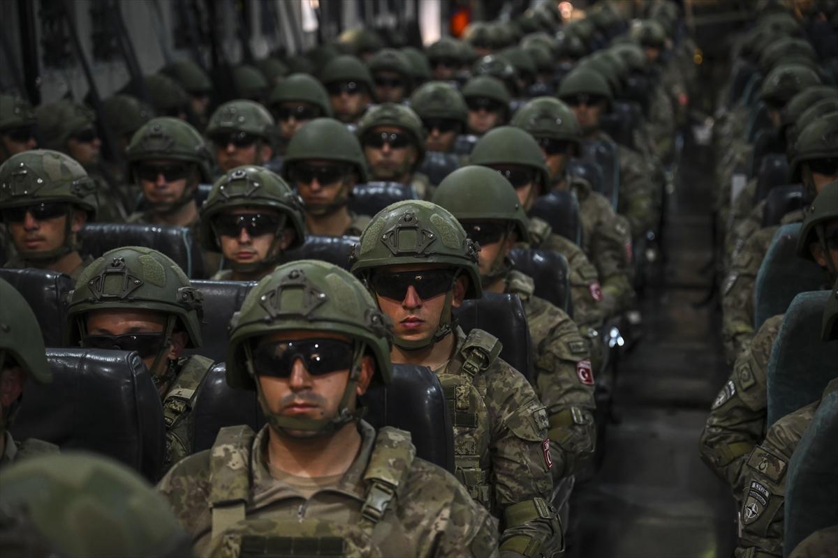 Türk komandoları Kosova'da