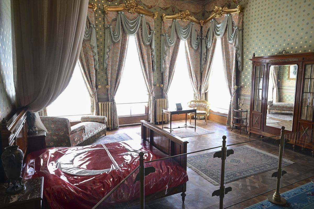 Dolmabahçe Sarayı 167 yıl önce kapılarını açtı