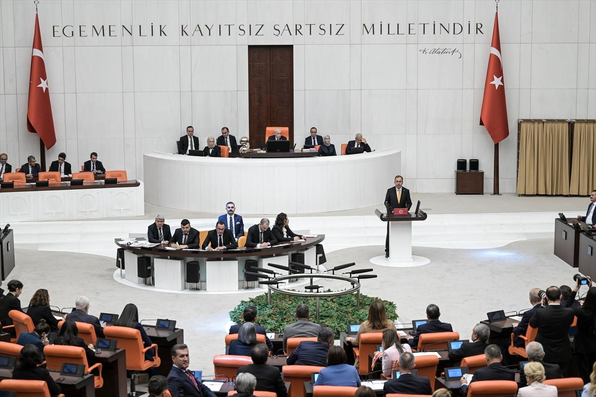 Milletvekilleri ve yeni kabine üyelerinin Meclis'teki yemin töreninden kareler