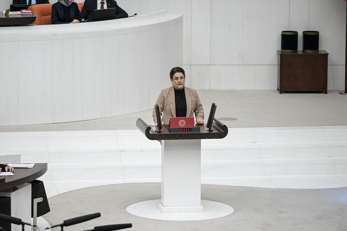 Milletvekilleri ve yeni kabine üyelerinin Meclis'teki yemin töreninden kareler