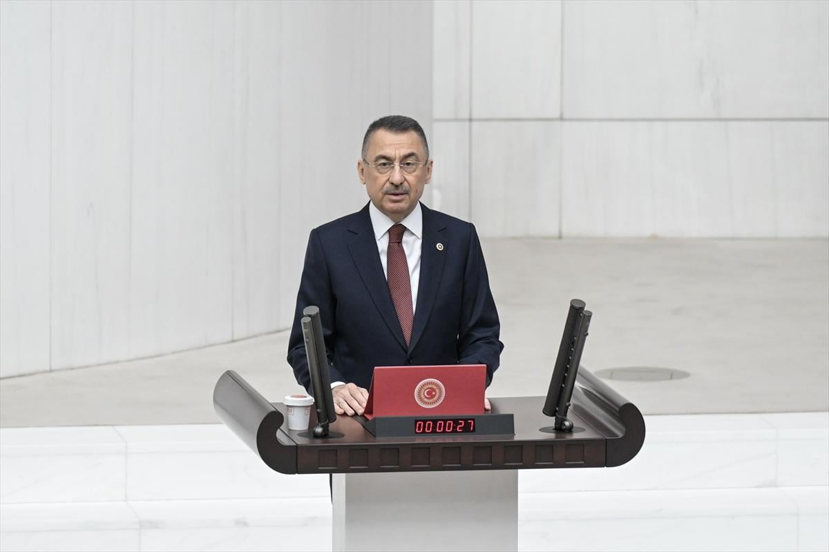 Milletvekilleri ve yeni kabine üyelerinin Meclis'teki yemin töreninden kareler