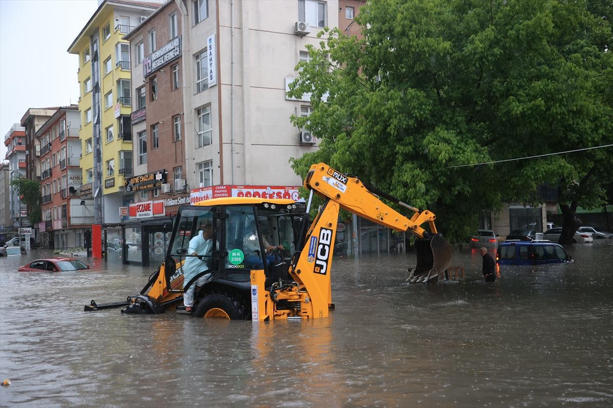 Ankara'yı sel aldı
