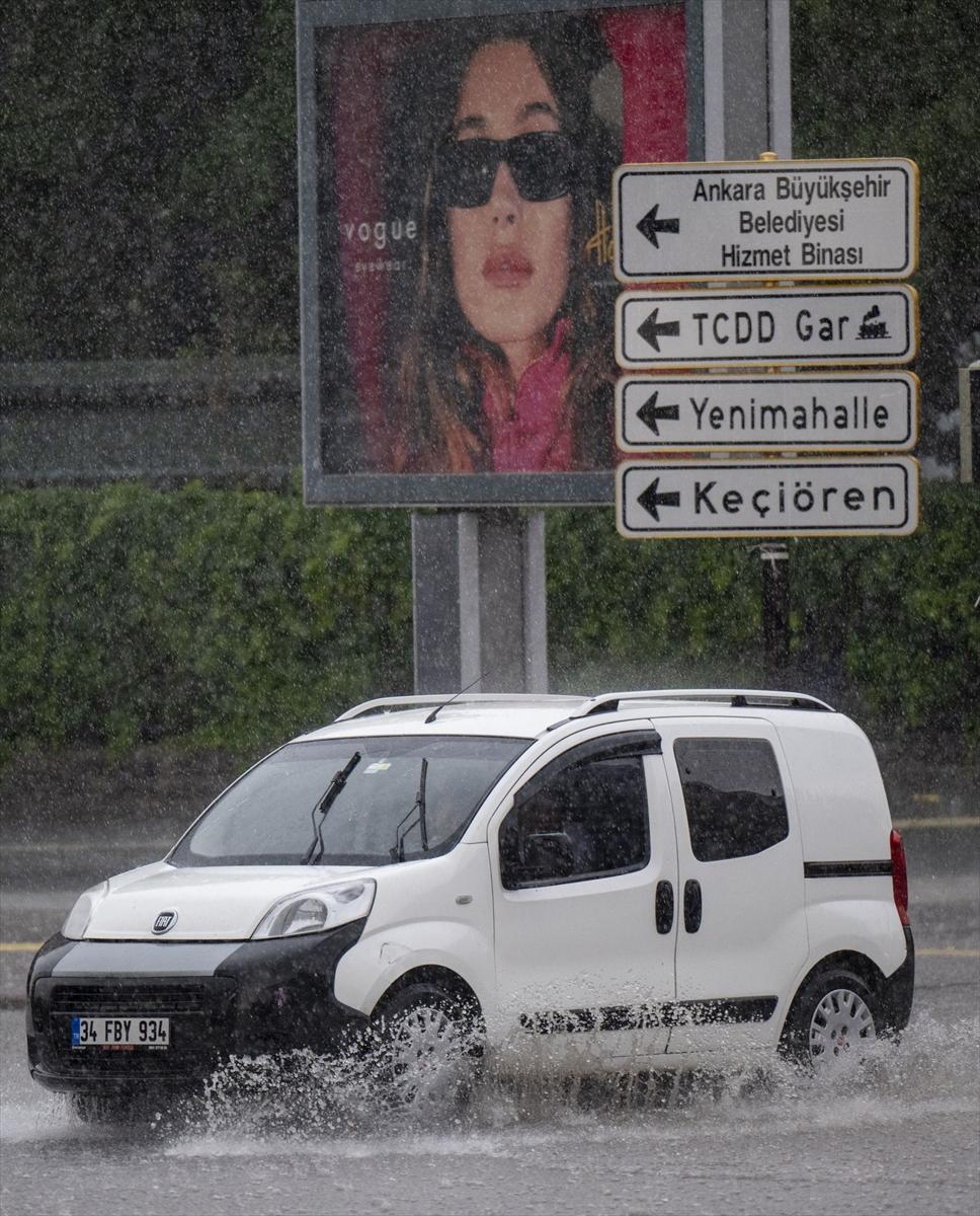 Ankara'yı sel aldı