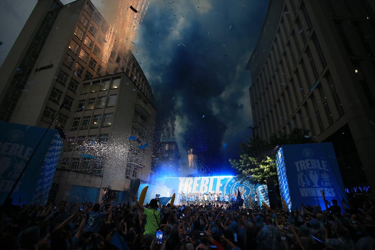 Şampiyon Manchester City, ülkesinde coşkuyla karşılandı