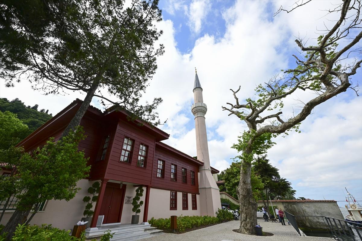 Yangında hasar gören Vaniköy Camisi ibadete açıldı - Resim 10