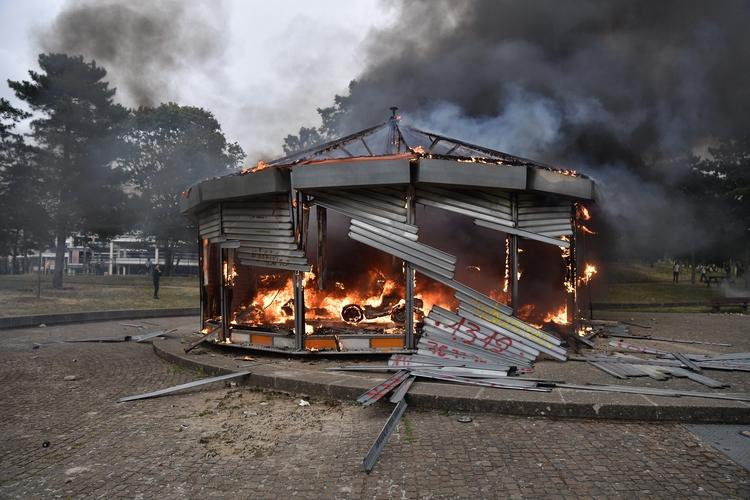 Fransa'da vatandaş ve polis arasında gerilim