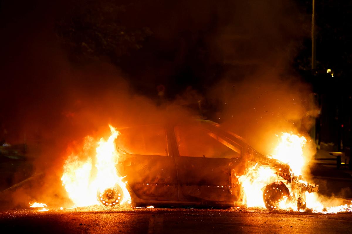 Fransa'da vatandaş ve polis arasında gerilim