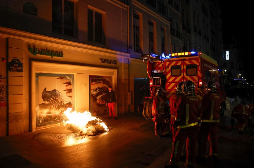 Fransa'da eylemlerin 6'ncı günü! Alev alev yanıyor