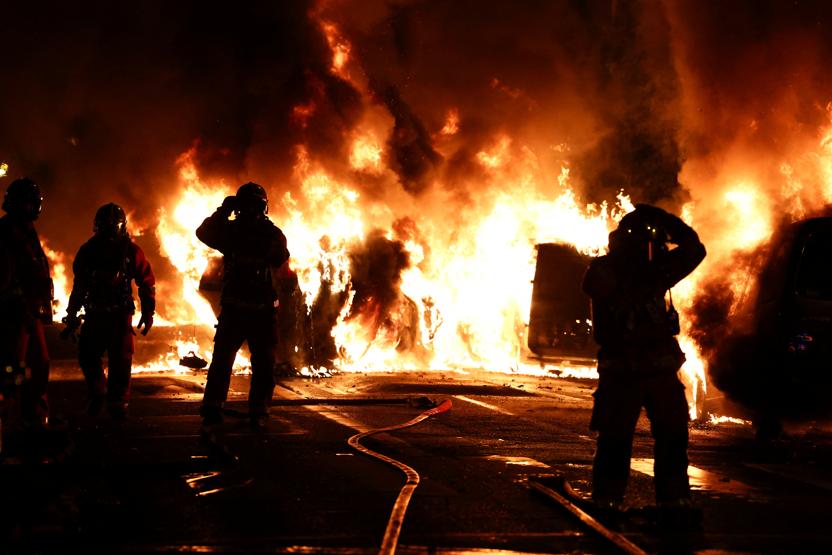 Fransa'da eylemlerin 6'ncı günü! Alev alev yanıyor