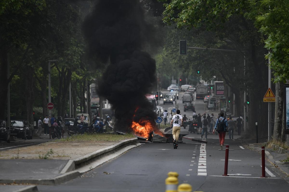 Fransa'da eylemlerin 6'ncı günü! Alev alev yanıyor