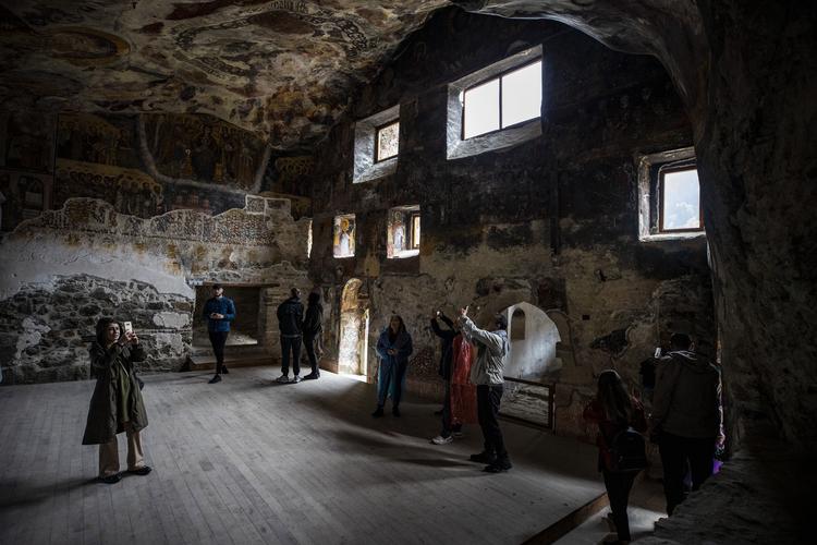 Sümela Manastırı'na ziyaretçi akını...