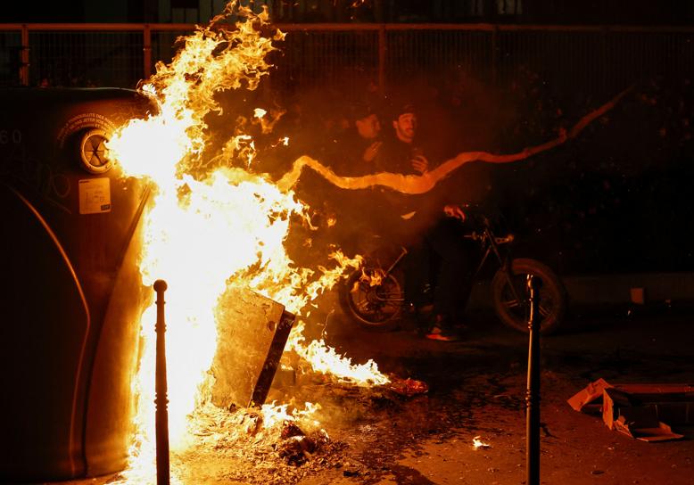 Fransa'da eylemlerin 6'ncı günü! Alev alev yanıyor