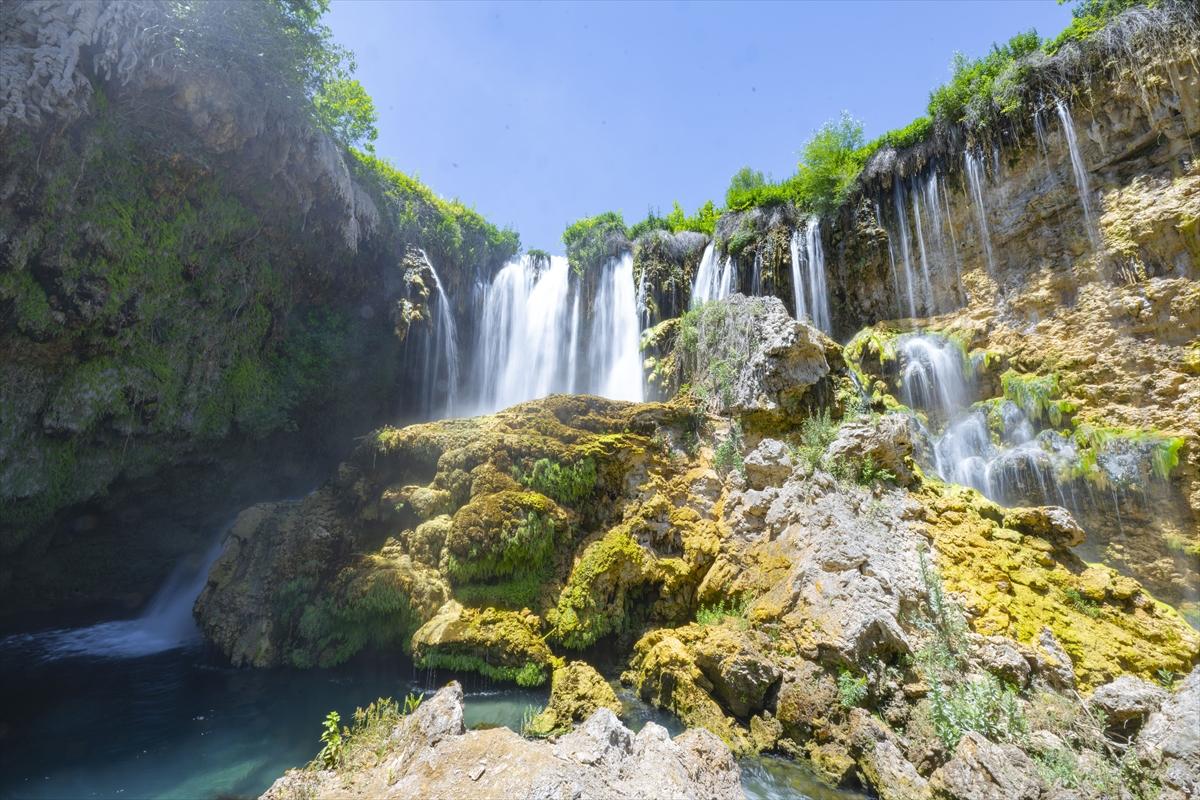Konya'nın doğal güzelliklerinden Yerköprü Şelalesi'nden manzalaralar