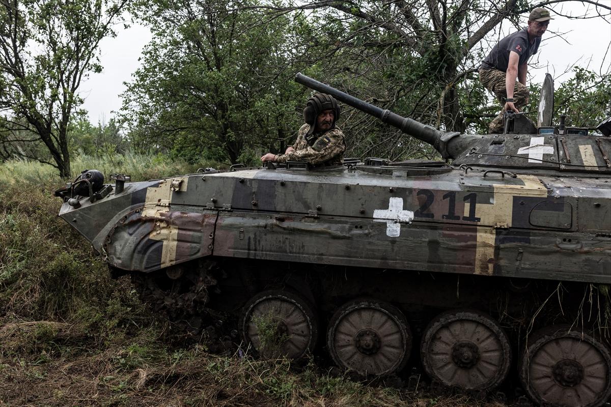 Ukrayna'da eller tetikte