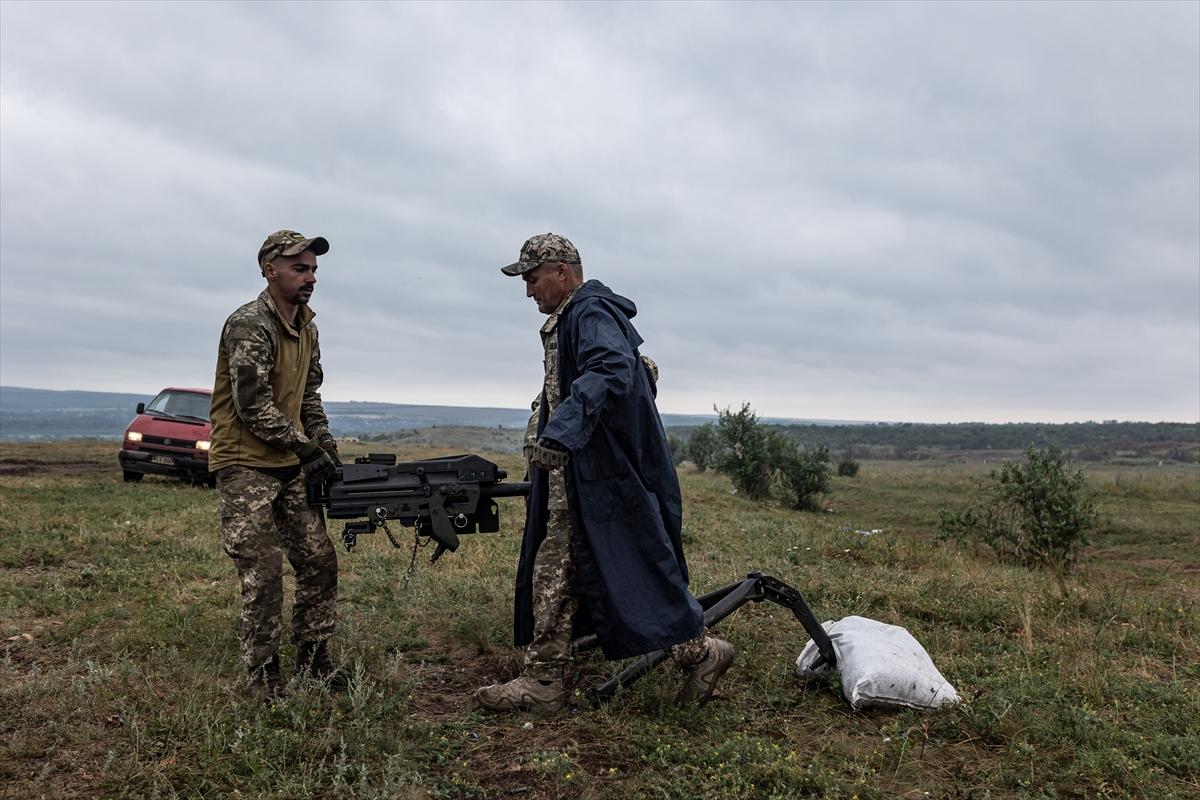 Ukrayna'da eller tetikte