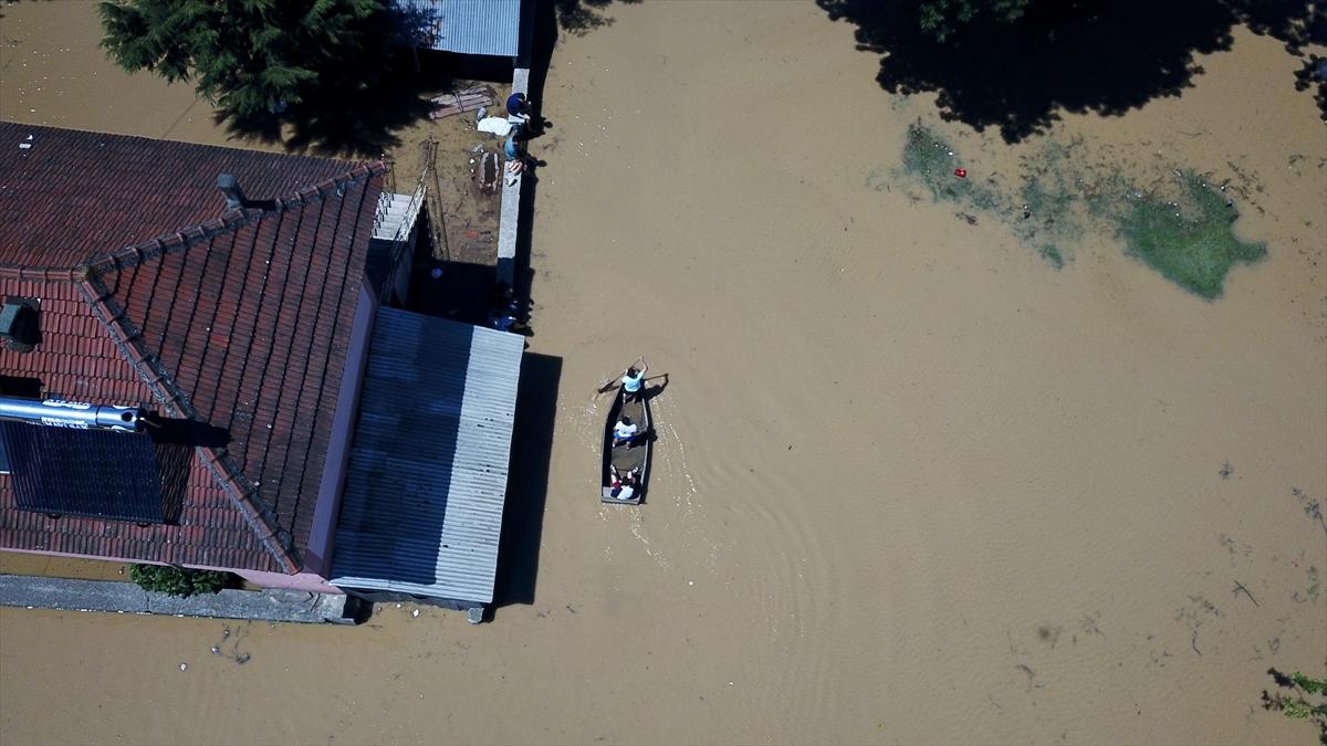 Düzce'de selin ardından tahliye başladı