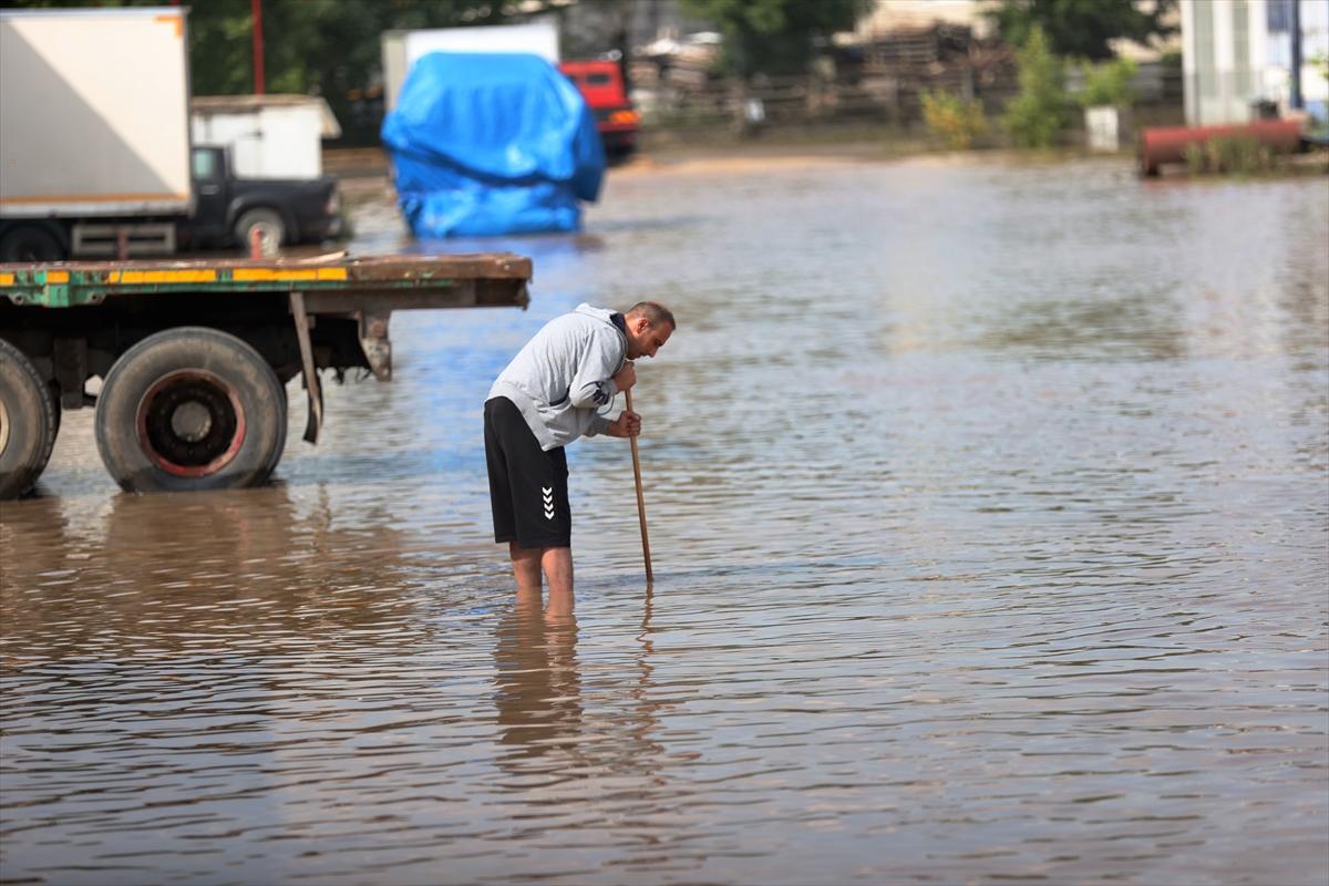 Düzce'de selin ardından tahliye başladı