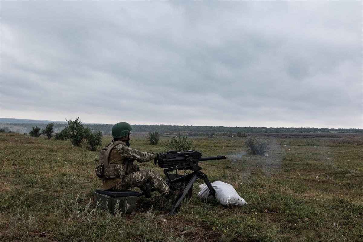 Ukrayna'da eller tetikte