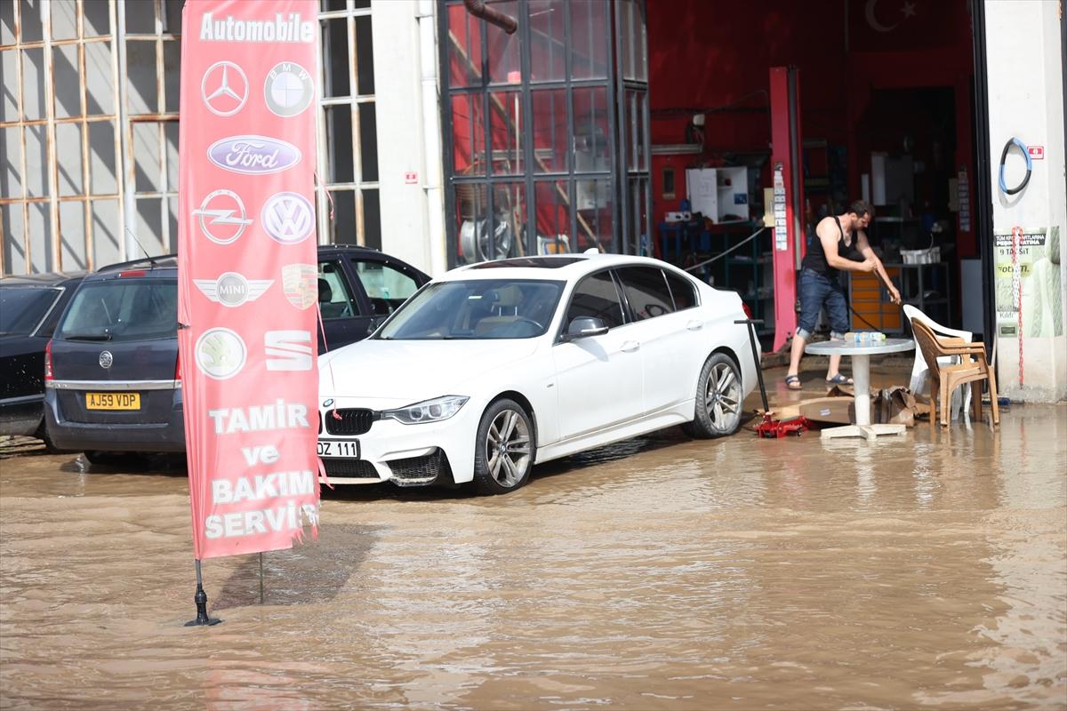 Düzce'de selin ardından tahliye başladı