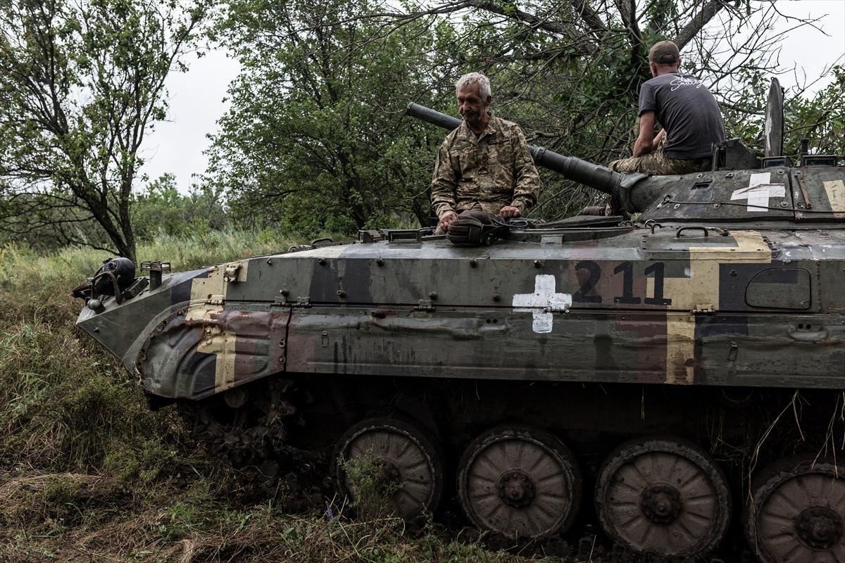 Ukrayna'da eller tetikte