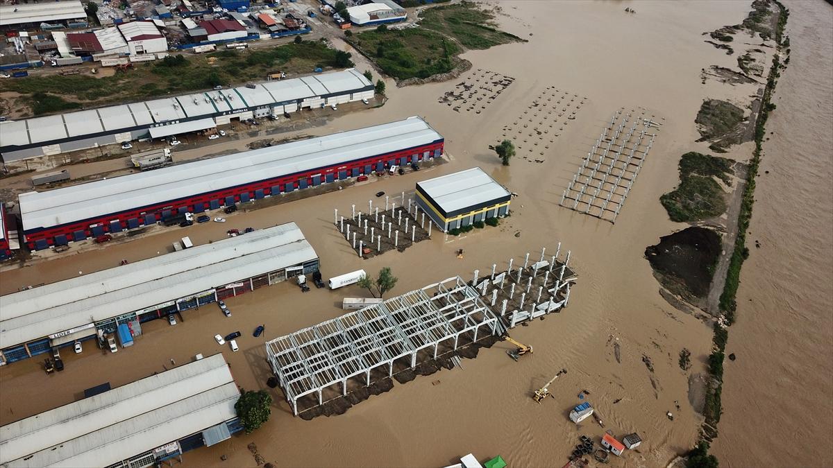 Düzce'de selin ardından tahliye başladı