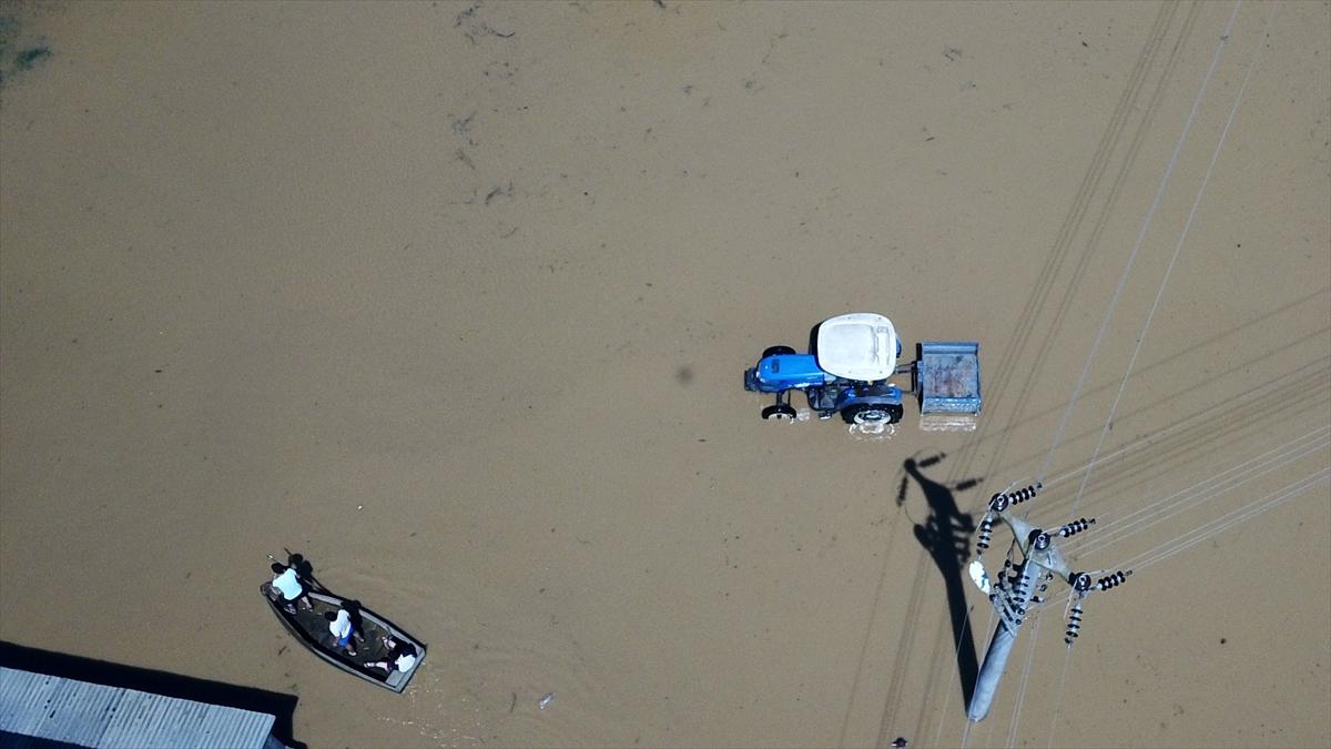 Düzce'de selin ardından tahliye başladı