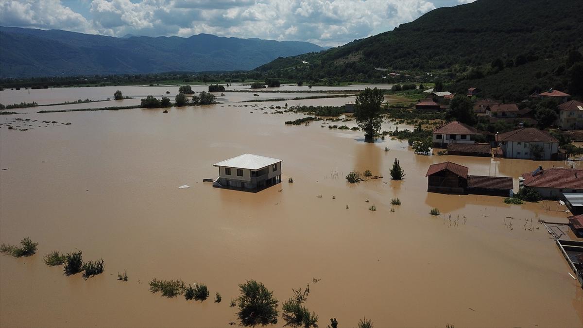 Düzce'de selin ardından tahliye başladı