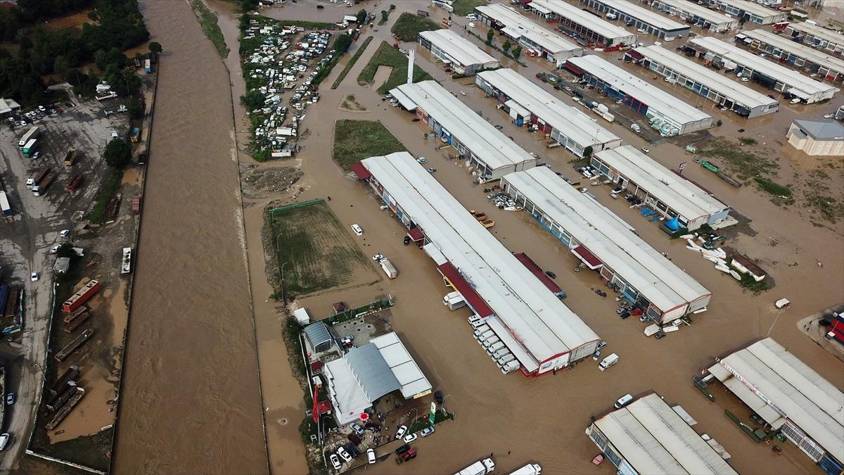 Düzce'de selin ardından tahliye başladı