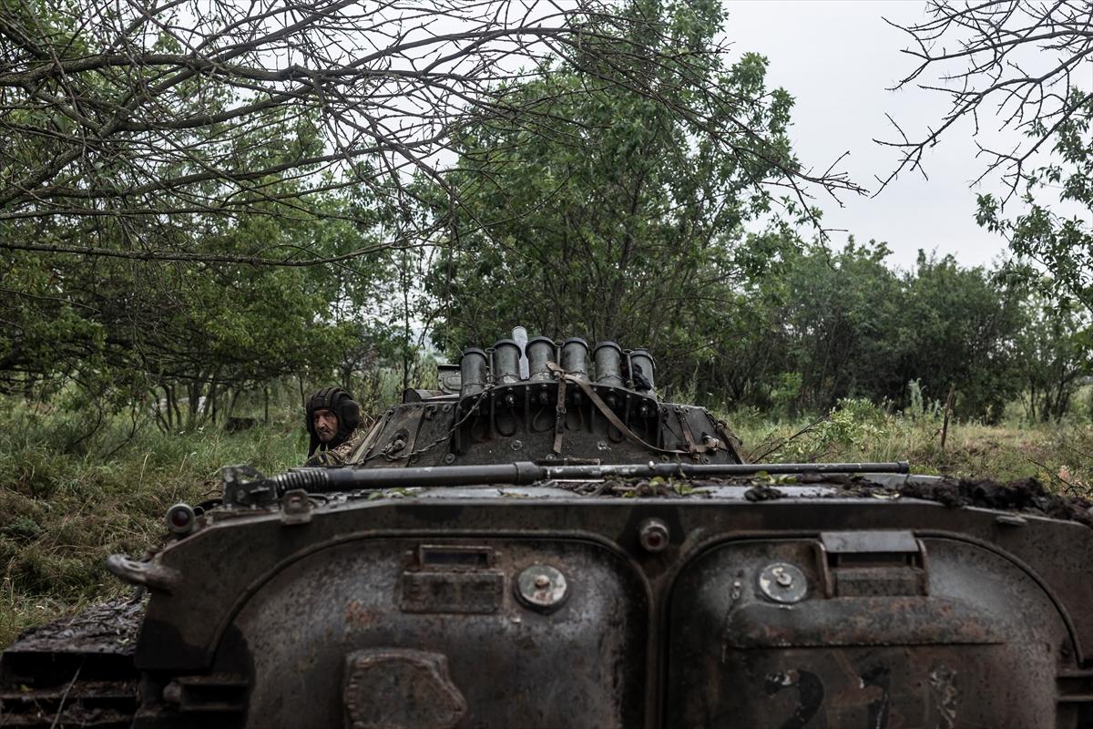 Ukrayna'da eller tetikte