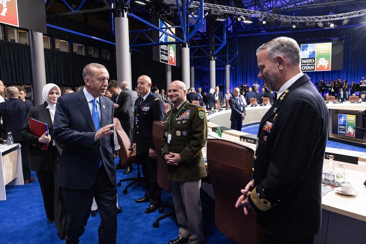 Tarihi gün! NATO Liderler Zirvesi'nden samimi kareler