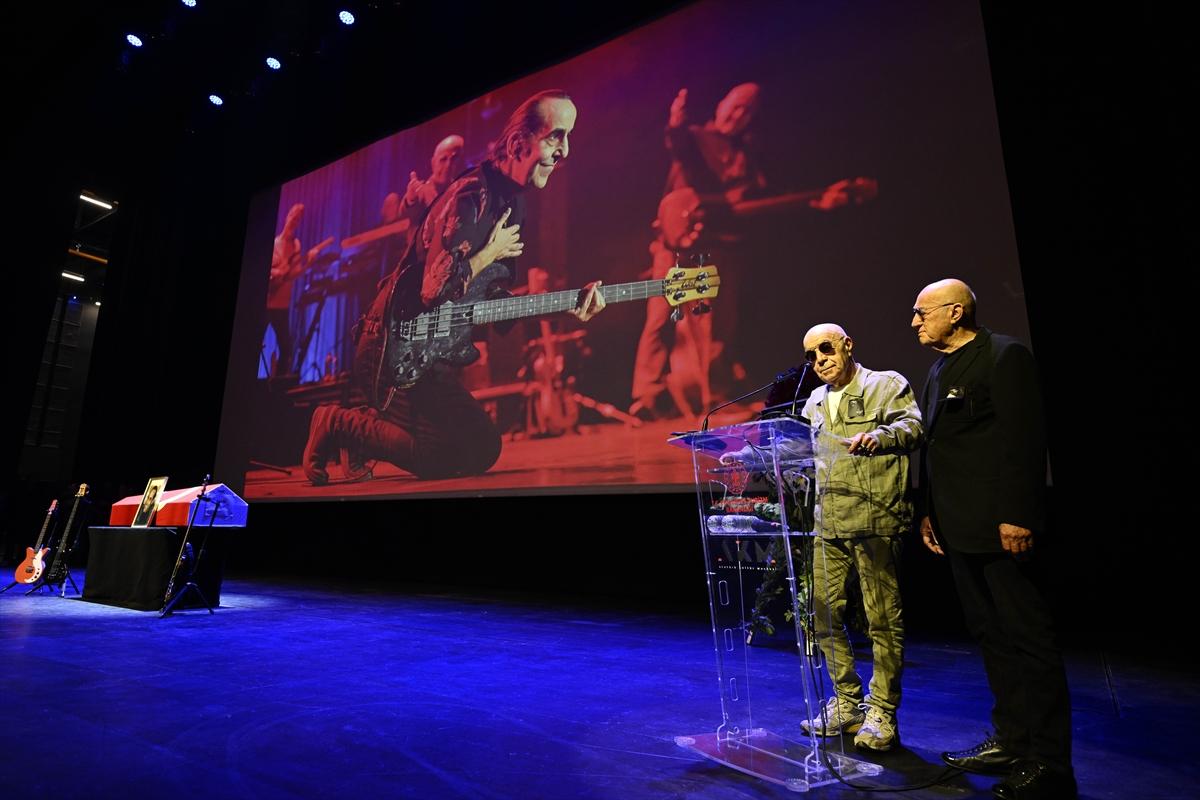 Özkan Uğur'a veda...