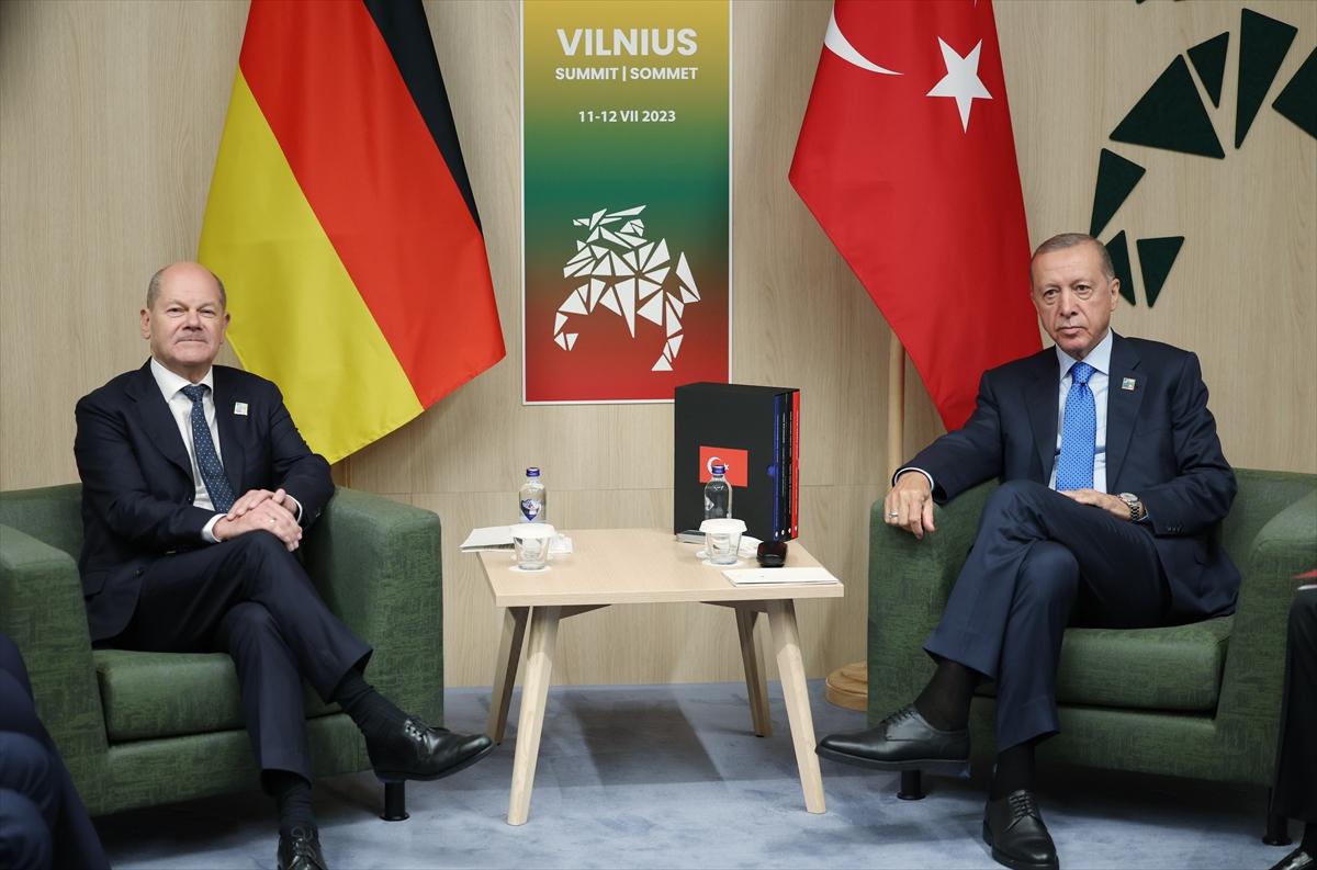 Tarihi gün! NATO Liderler Zirvesi'nden samimi kareler