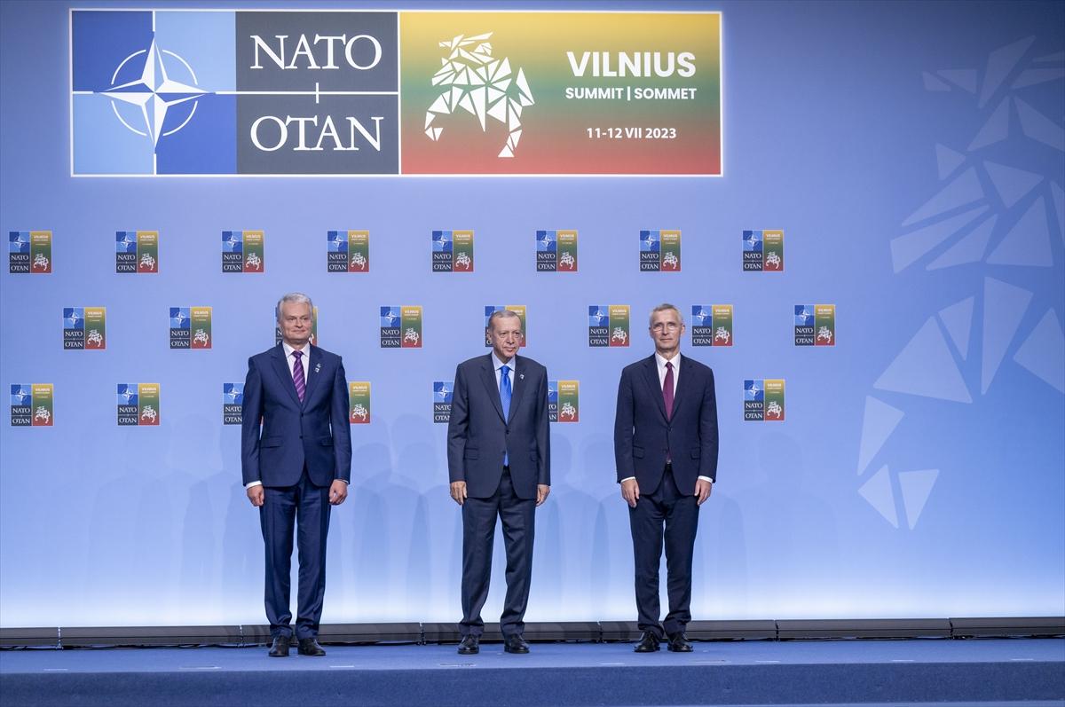 Tarihi gün! NATO Liderler Zirvesi'nden samimi kareler