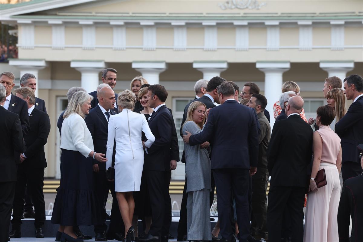 NATO Zirvesi'nde liderler ve eşleri yemekte buluştu