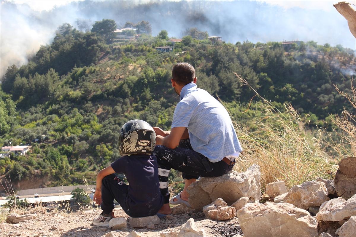 Deprem bölgesi Hatay'da bu kez de yangın paniği