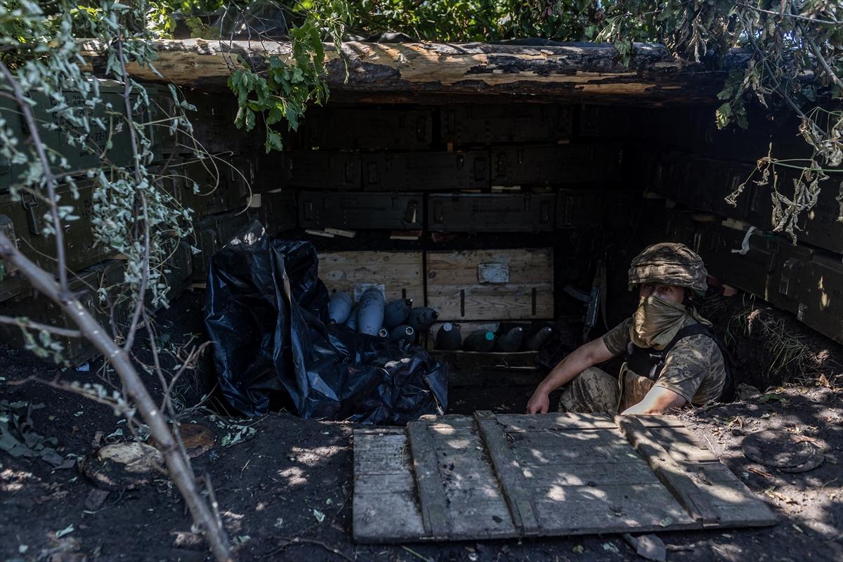 Ukraynalı askerlerin düşman tehditine karşı hazırlıkları devam ediyor