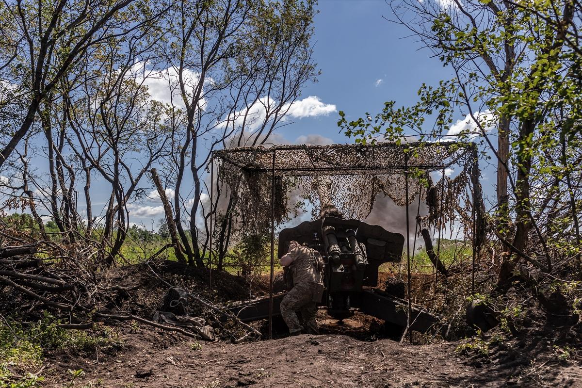 Ukraynalı askerlerin düşman tehditine karşı hazırlıkları devam ediyor