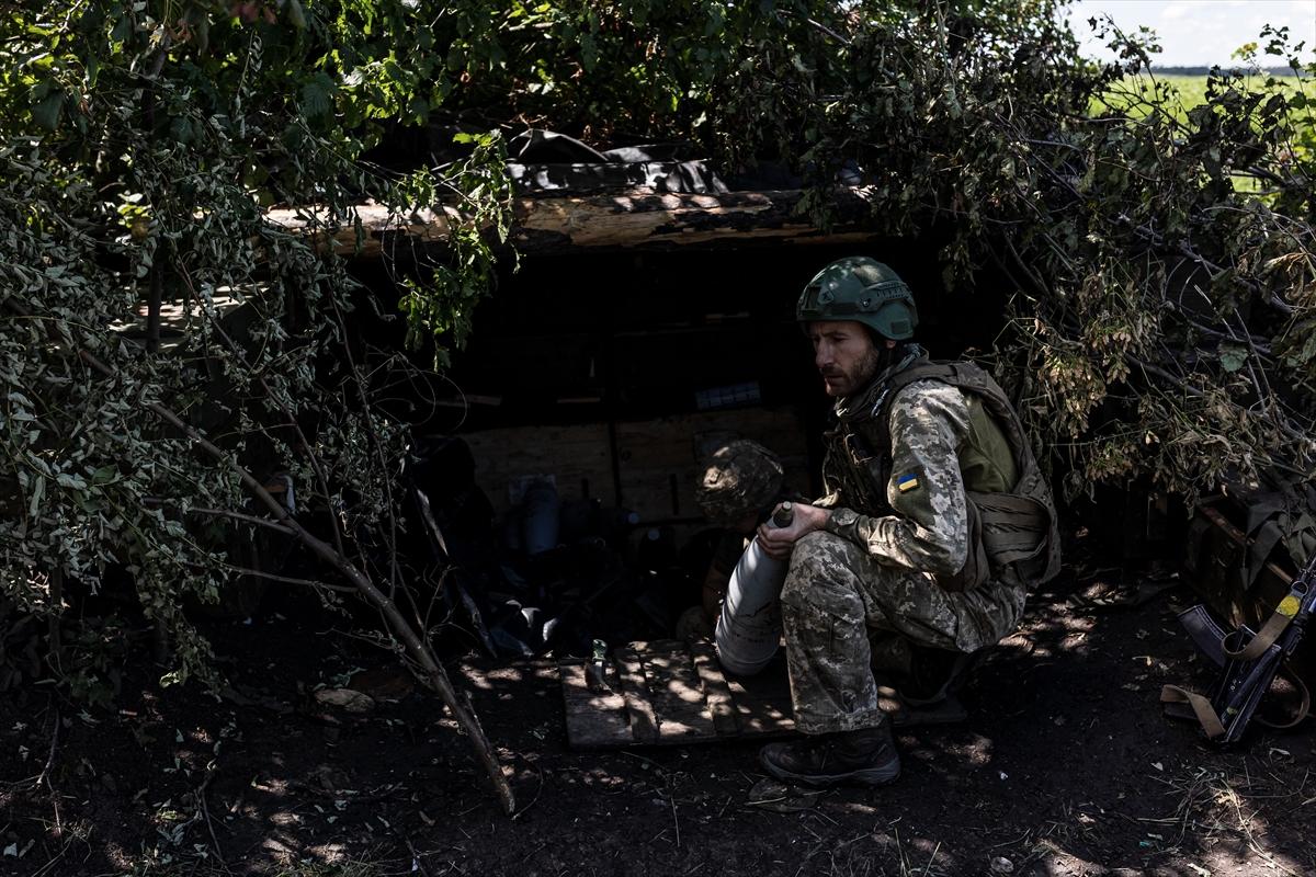 Ukraynalı askerlerin düşman tehditine karşı hazırlıkları devam ediyor